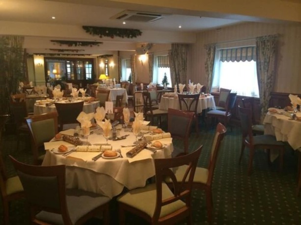 Imagen del bar/restaurante del Hotel Falcon, Carmarthen. Foto 2