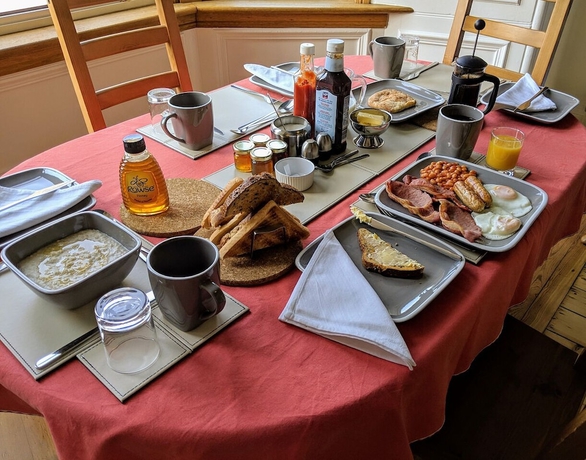 Imagen del bar/restaurante del Hotel Falcon Crest Guest House. Foto 4