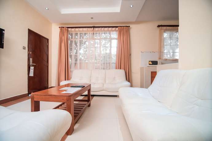 Imagen de la piscina del Hotel Falcon Heights. Foto 18