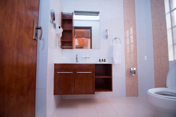 Imagen de la habitación del Hotel Falcon Heights. Foto 5