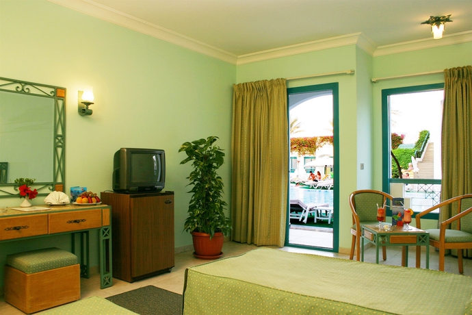 Imagen de la habitación del Hotel Falcon Hills. Foto 7