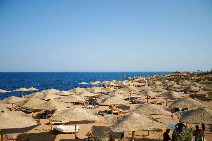 Imagen de los exteriores del Hotel Falcon Hills. Foto 9