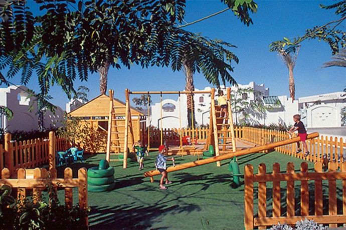 Imagen de los exteriores del Hotel Falcon Hills. Foto 11