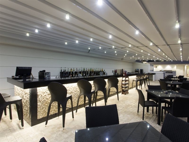 Imagen general del Hotel Falcon, Lara. Foto 14