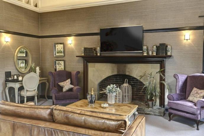 Imagen de la habitación del Hotel Falcon Manor. Foto 8