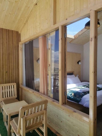 Imagen de los interiores del Hotel Falcon\'S Cottages. Foto 13