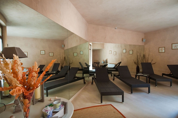 Imagen de la piscina del Hotel Falconara Greenblu Resort. Foto 13