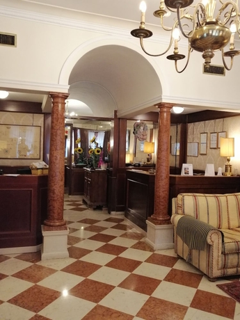 Imagen de los interiores del Hotel Falier. Foto 18