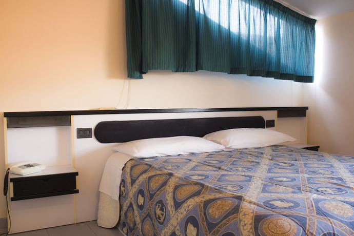 Imagen de la habitación del Hotel Falisco. Foto 16