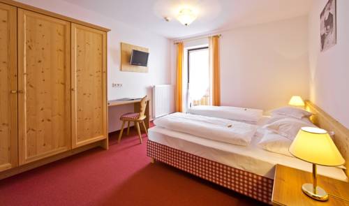 Imagen de la habitación del Hotel Falken, Casteldarne. Foto 10