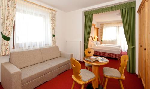 Imagen de la habitación del Hotel Falken, Casteldarne. Foto 12