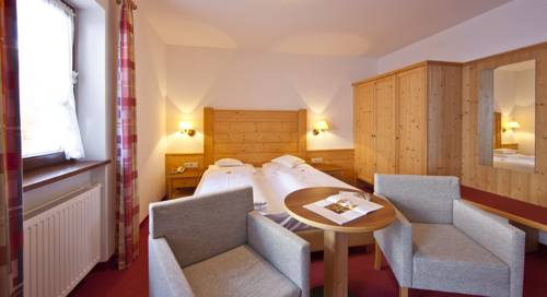 Imagen de la habitación del Hotel Falken, Casteldarne. Foto 13