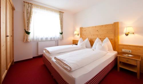 Imagen de la habitación del Hotel Falken, Casteldarne. Foto 15