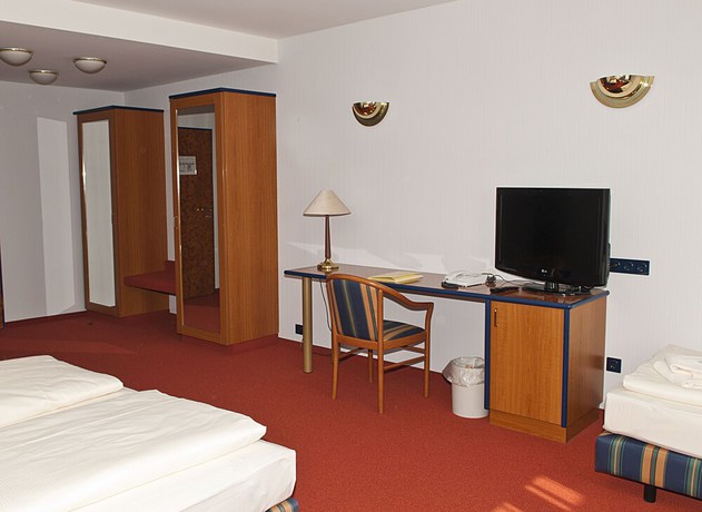 Imagen de la habitación del Hotel Falkenstein, Dorfstadt. Foto 15