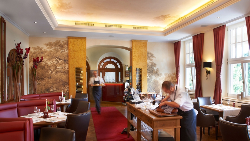 Imagen del bar/restaurante del Hotel Falkenstein Grand, An Autograph Collection. Foto 5