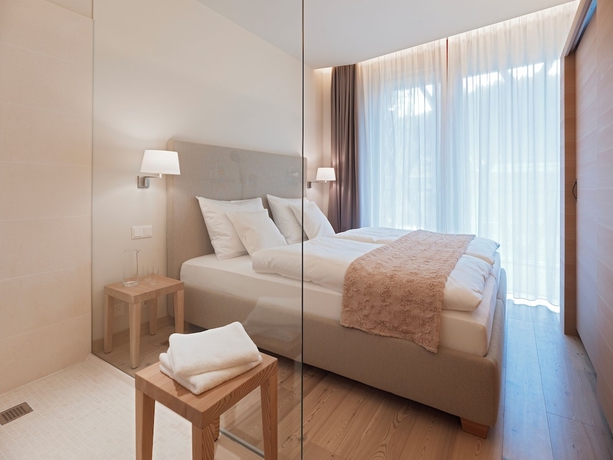 Imagen de la habitación del Hotel Falkensteiner Edelweiss Residences. Foto 9