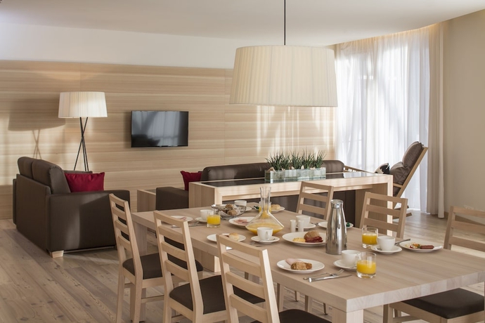 Imagen de la habitación del Hotel Falkensteiner Edelweiss Residences. Foto 12