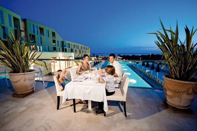 Imagen del bar/restaurante del Hotel Falkensteiner Family Diadora. Foto 6