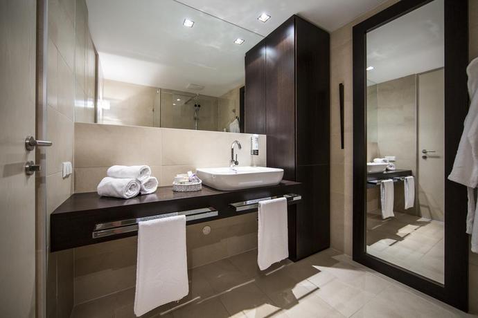 Imagen de la habitación del Hotel Falkensteiner Senia. Foto 6