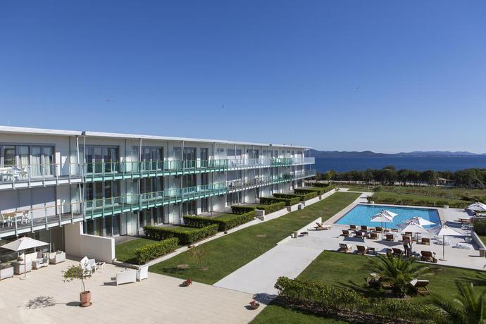 Imagen de los exteriores del Hotel Falkensteiner Senia. Foto 17
