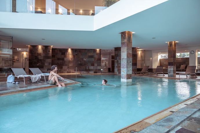 Imagen de la piscina del Hotel Falkensteiner and Spa Carinzia. Foto 13