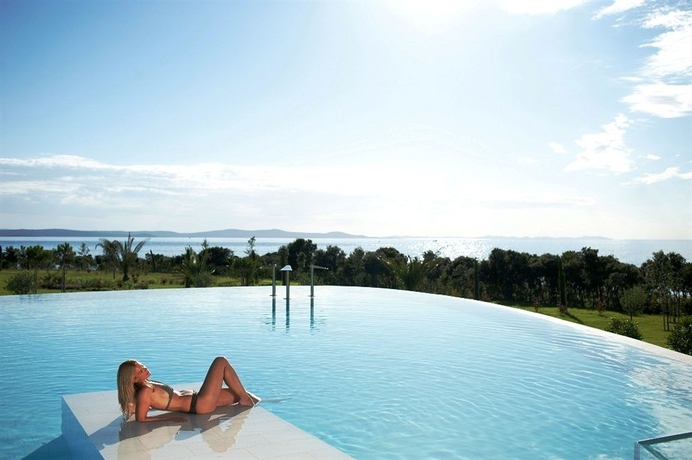 Imagen de la piscina del Hotel Falkensteiner and Spa Iadera. Foto 12