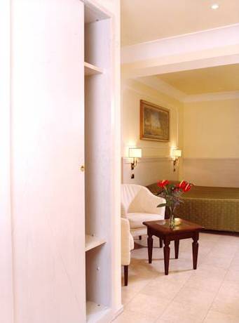 Imagen de la habitación del Hotel Falli. Foto 3