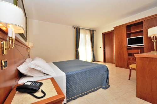 Imagen de la habitación del Hotel Falli. Foto 8