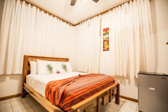 Imagen de la habitación del Hotel Falling Leaves Lodge. Foto 2