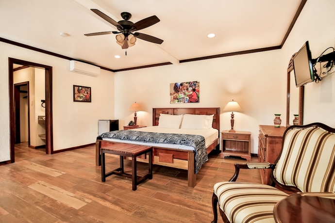 Imagen de la habitación del Hotel Falling Leaves Lodge. Foto 5