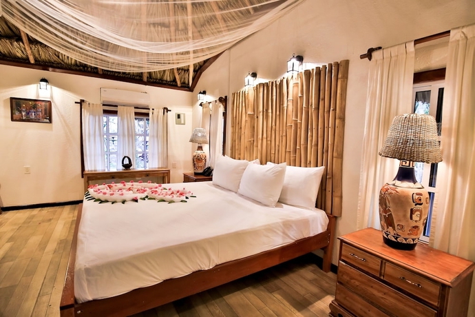 Imagen de la habitación del Hotel Falling Leaves Lodge. Foto 9