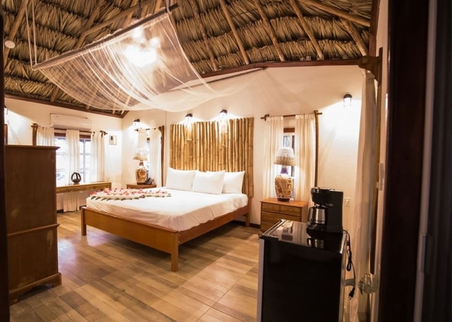 Imagen de la habitación del Hotel Falling Leaves Lodge. Foto 13