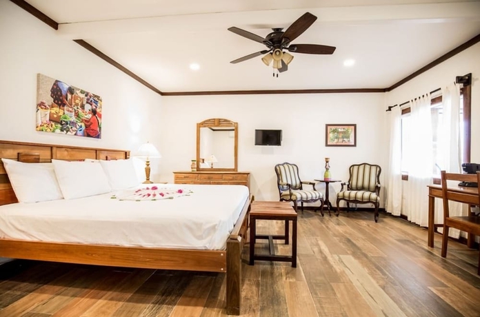 Imagen de la habitación del Hotel Falling Leaves Lodge. Foto 15