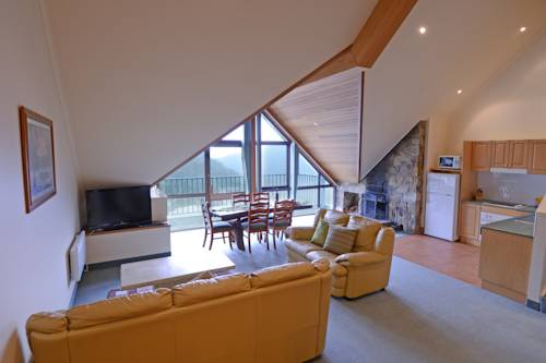 Imagen de la habitación del Hotel Falls Creek Country Club. Foto 2