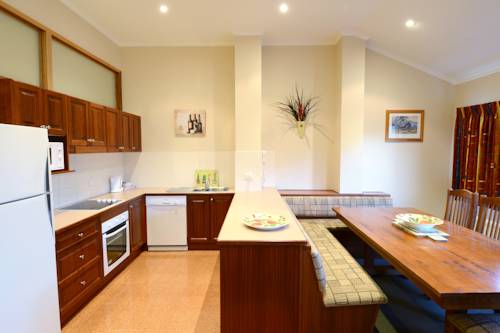 Imagen de la habitación del Hotel Falls Creek Country Club. Foto 4
