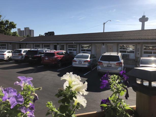 Imagen de los exteriores del Hotel Falls Lodge By The Falls. Foto 9