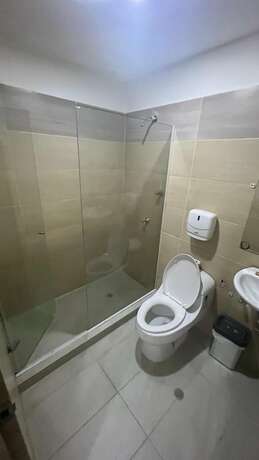 Imagen de la habitación del Hotel Falmari. Foto 9