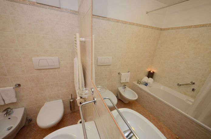 Imagen de la habitación del Hotel Faloria. Foto 14