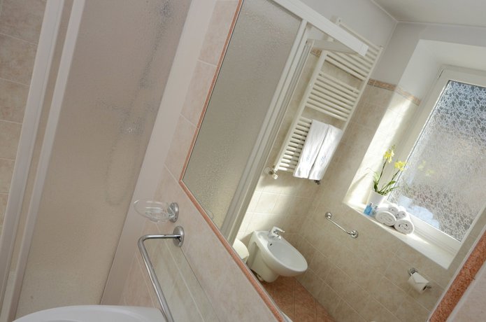 Imagen de la habitación del Hotel Faloria. Foto 18