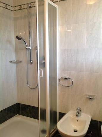 Imagen de la habitación del Hotel Falzares. Foto 5