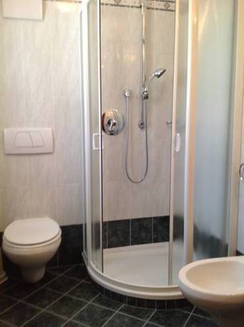 Imagen de la habitación del Hotel Falzares. Foto 7