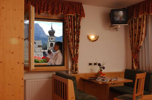 Imagen de la habitación del Hotel Falzares. Foto 14