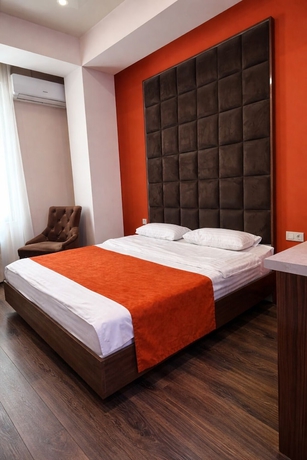 Imagen general del Hotel Fama 12. Foto 1