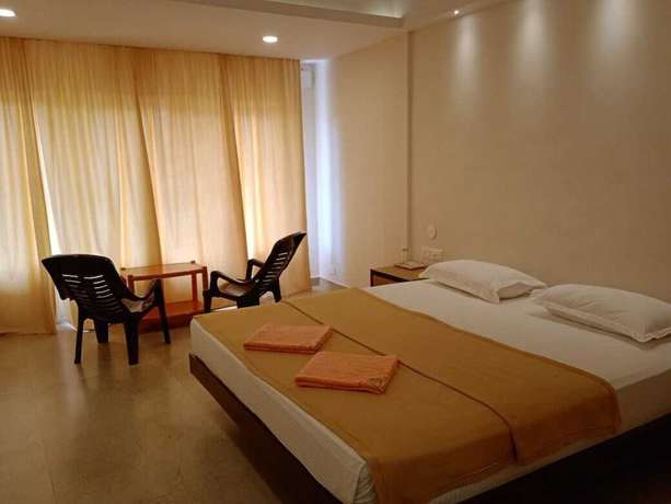 Imagen de la habitación del Hotel Famafa Beach Resort. Foto 3