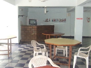Imagen del bar/restaurante del Hotel Famafa. Foto 12