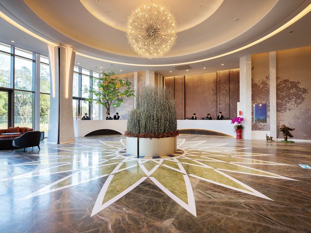 Imagen de los interiores del Hotel Fame Hall Garden Hotel. Foto 20