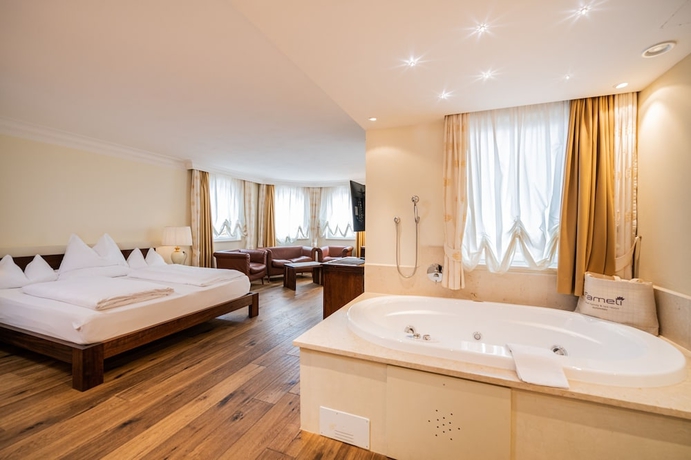 Imagen de la habitación del Hotel Famel&iacute;, Valdaora. Foto 2