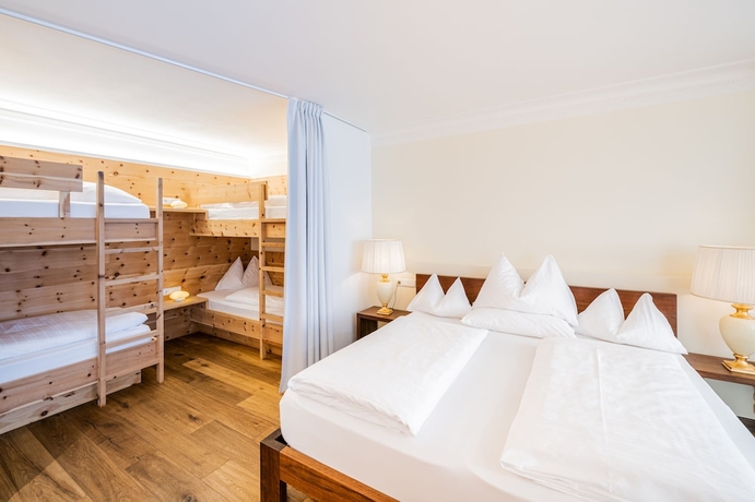 Imagen de la habitación del Hotel Famel&iacute;, Valdaora. Foto 5