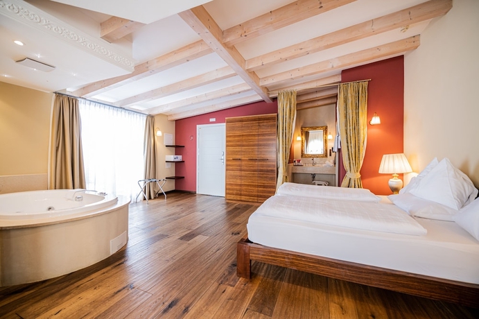 Imagen de la habitación del Hotel Famel&iacute;, Valdaora. Foto 7