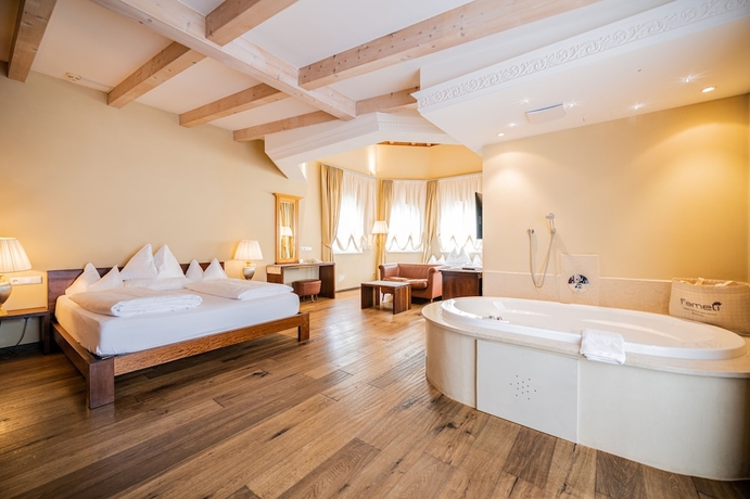 Imagen de la habitación del Hotel Famel&iacute;, Valdaora. Foto 8